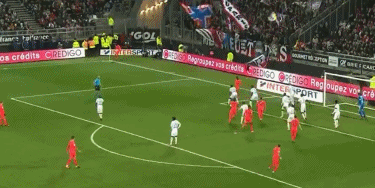 篮球湖人球员恢复训练，状态良好（湖人球员恢复合练，状态上佳）