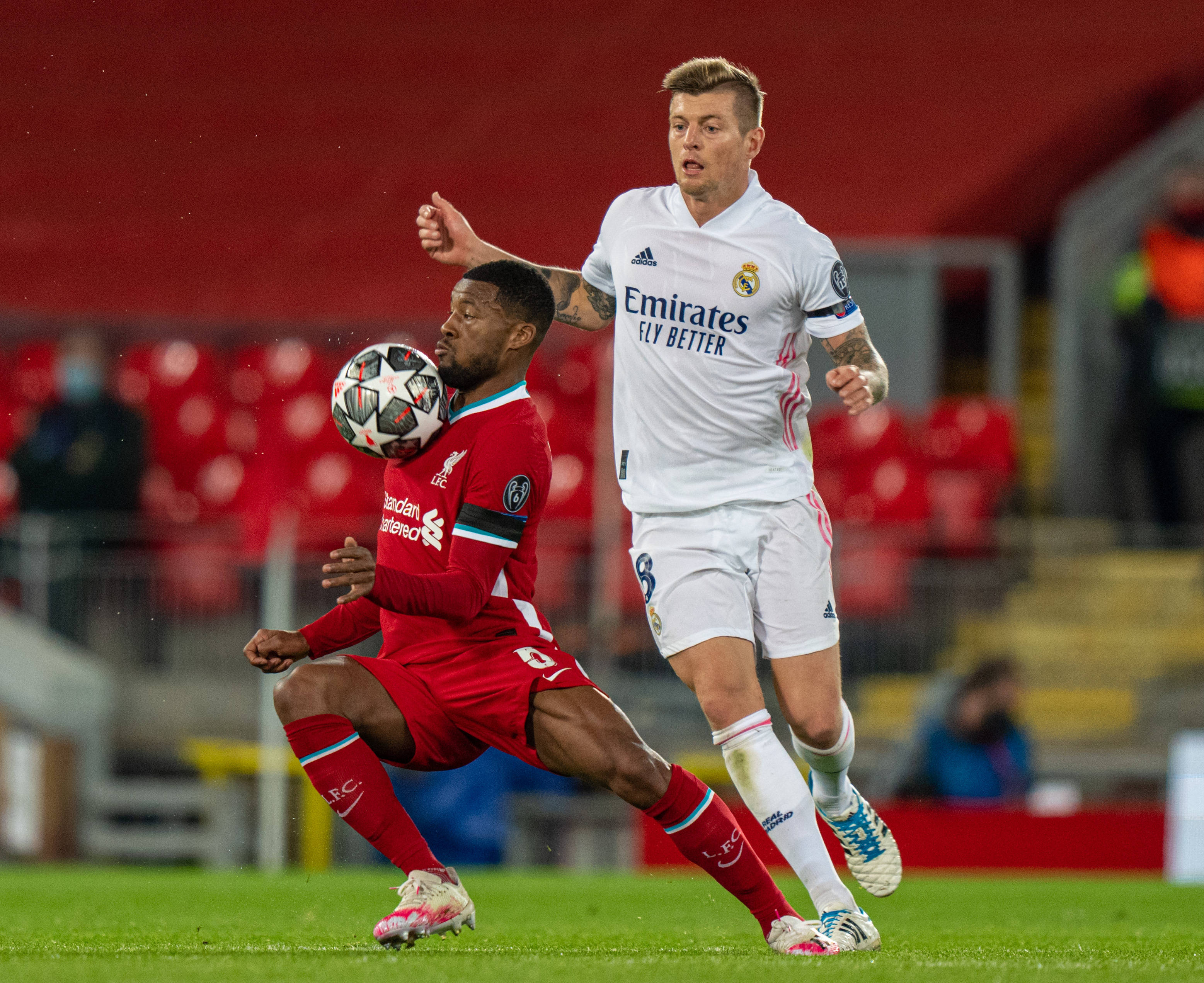 韩足晚报（2025.12.8）富川历史性闯进K1舞台（韩足晚报（2025.12.8）：富川队历史性跻身K1行列）