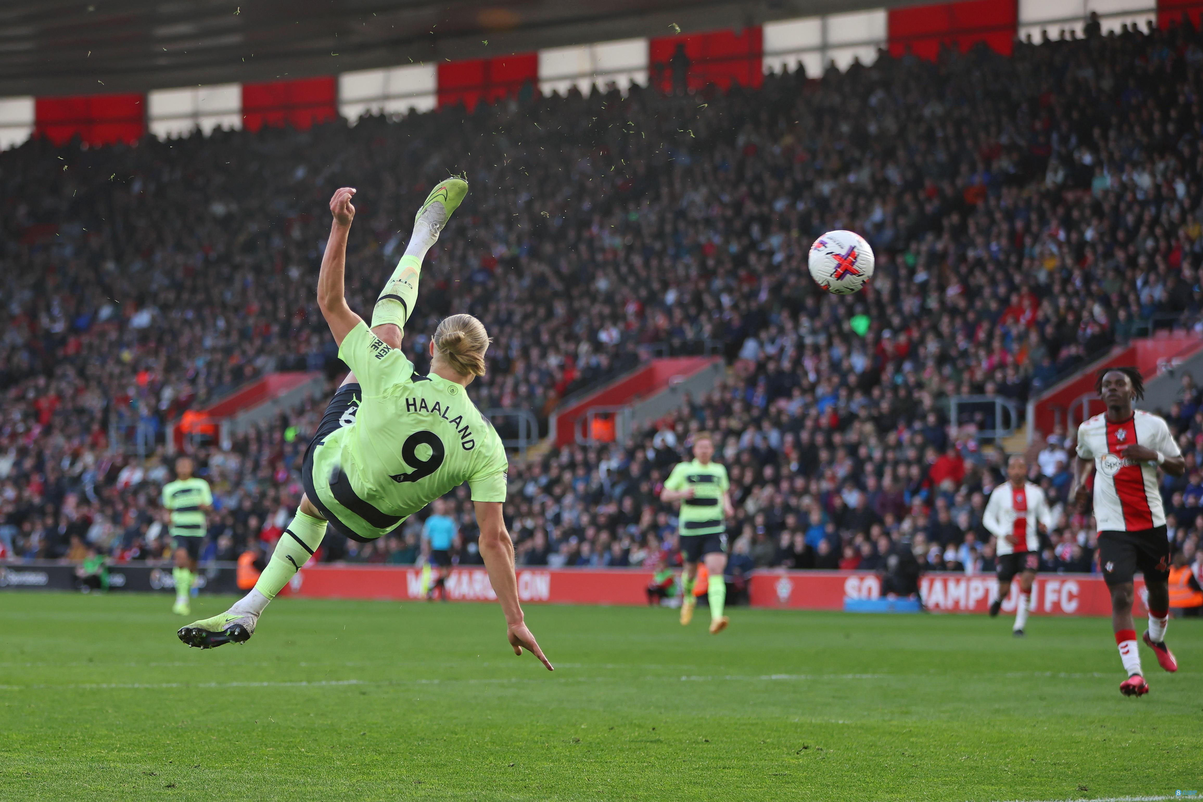 戴维对乌迪内斯的进球被吹越位，但VAR划线似乎存在问题（戴维对阵乌迪内斯进球被判越位，VAR划线判定存疑）