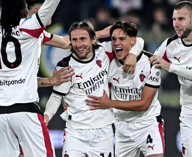 库乔：伊斯科是个非常积极的领袖；贝蒂斯的战术很重视边锋（库乔：伊斯科是位极具进取心的领袖，贝蒂斯战术强调边锋）