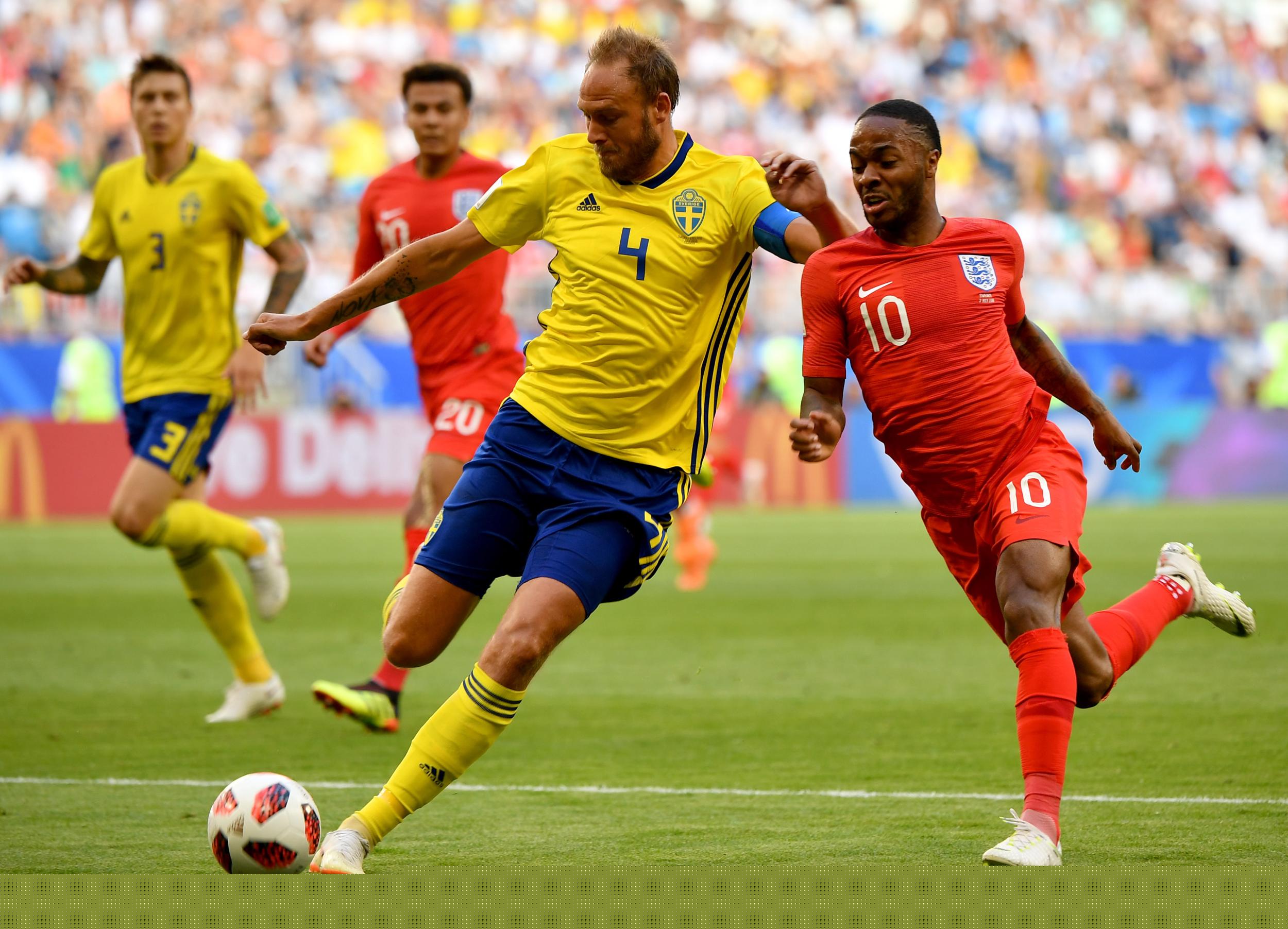 1比0绝杀！拉齐奥淘汰意甲榜首AC米兰，球员评分差距成胜负关键（拉齐奥1-0绝杀送榜首AC米兰出局，球员评分差距决定胜负）