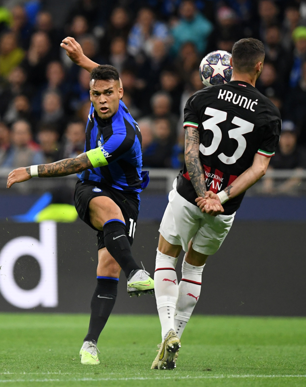 热闻｜B费一传两射造两大神迹！曼联客场4-1大胜狼队升至英超第六（B费梅开二度+助攻两破纪录，曼联客场4-1击败狼队升至英超第六）