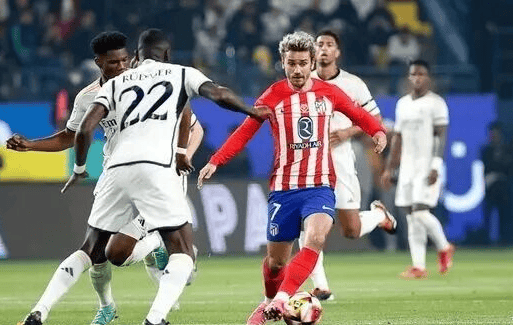 李章洙回渝参加足协杯夺冠25周年纪念赛，感慨儿子当年才初中（回到重庆庆祝足协杯封王25周年，李章洙感慨儿子当时还在读初中）